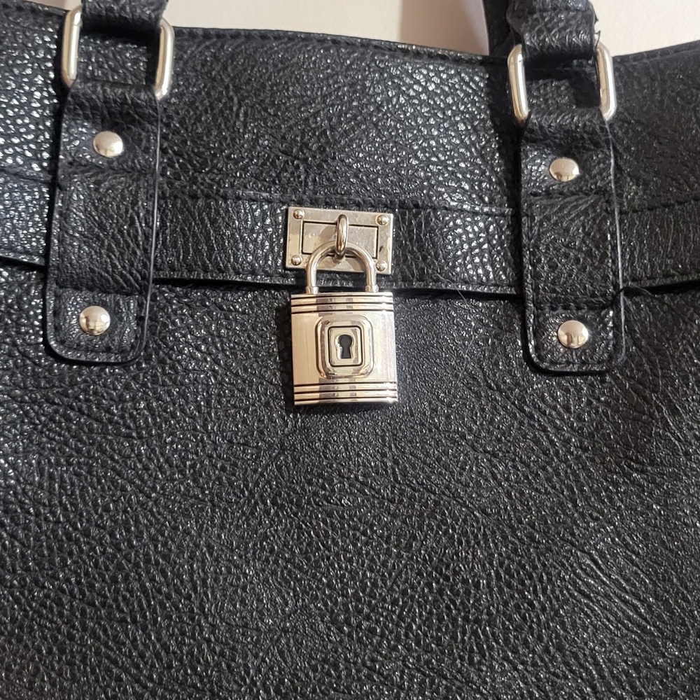 Black Leather Handbag with Padlock Accents Arm or Strappy purse - Picture 6 of 11